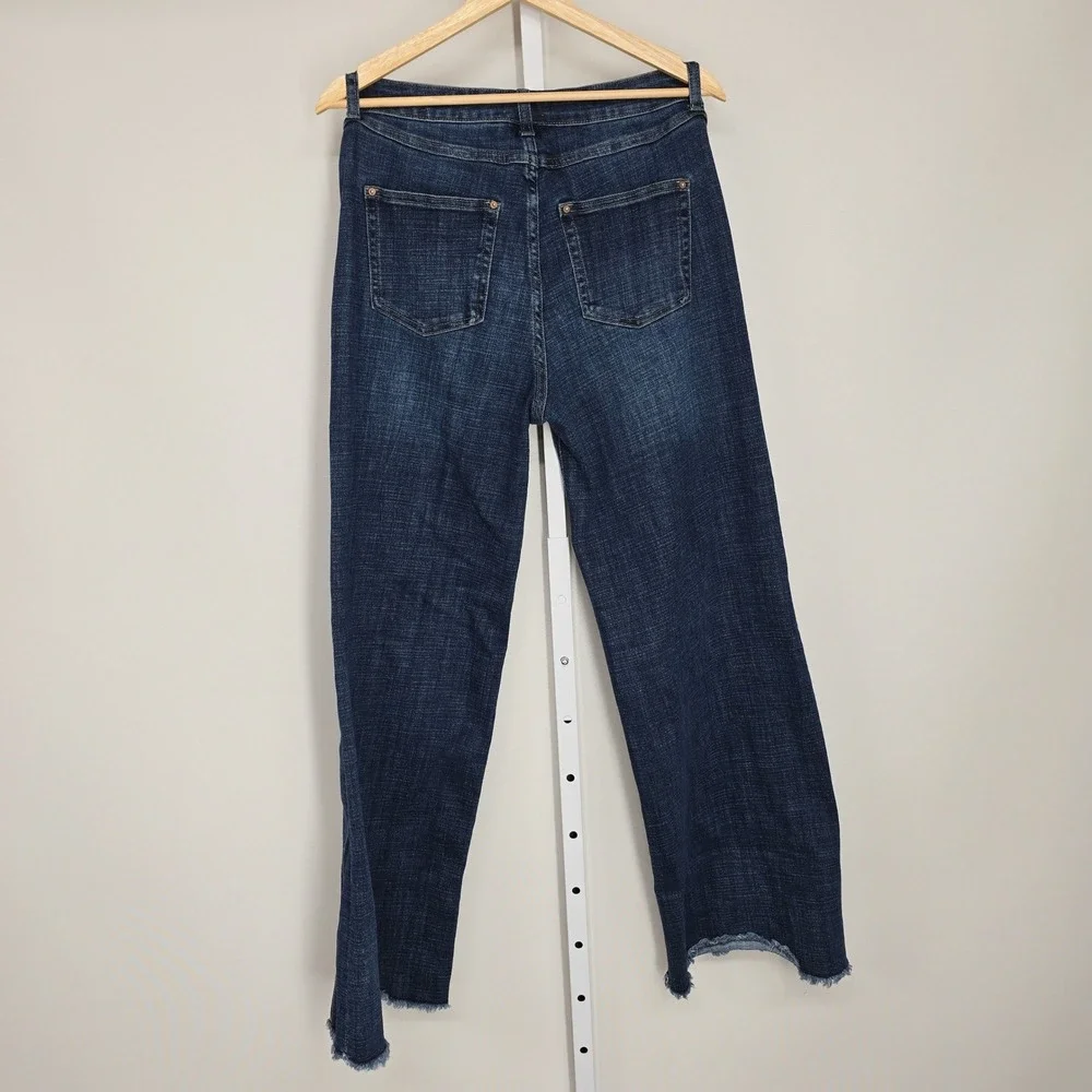 Hint of Blu Women Size 30 Wide Leg Cropped Jeans Dark Wash Raw Hem Seamed Front‎